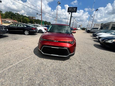 Used 2023 Kia Soul S FWD image 4