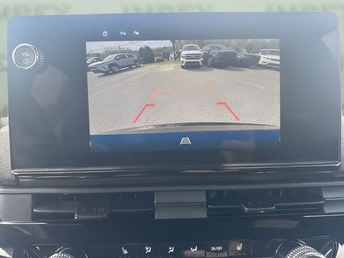 Used 2025 Honda Prologue EX image 17