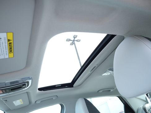 New 2026 Hyundai Elantra Limited FWD image 16