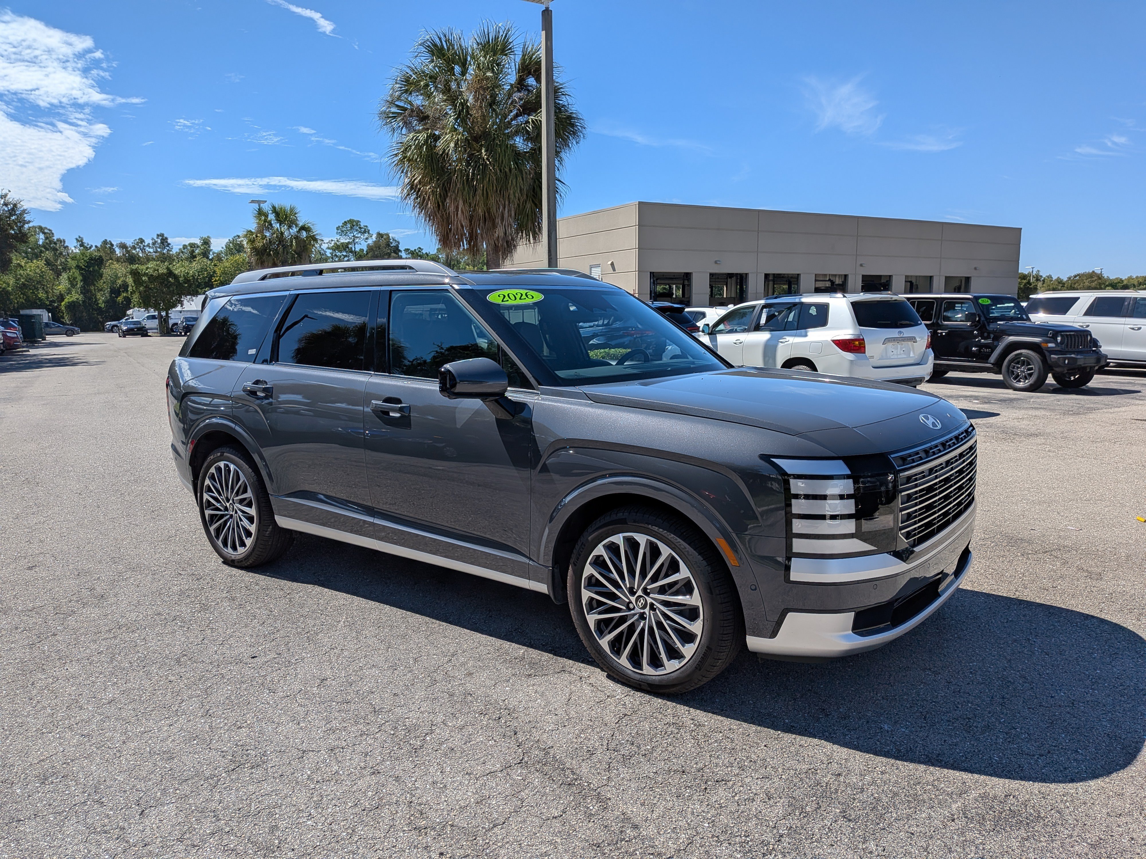 Used 2026 Hyundai Palisade Calligraphy FWD image 2