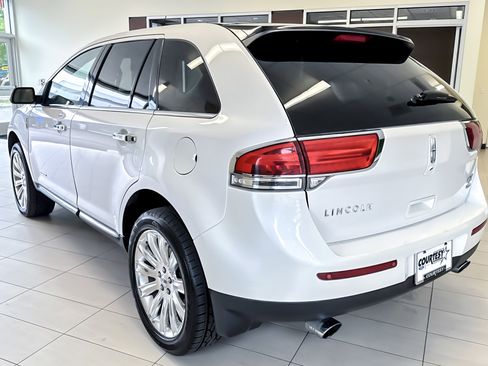 Used 2013 Lincoln MKX AWD image 6