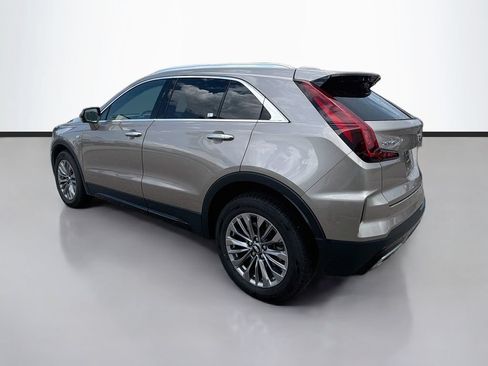 Used 2025 Cadillac XT4 Premium Luxury FWD image 7