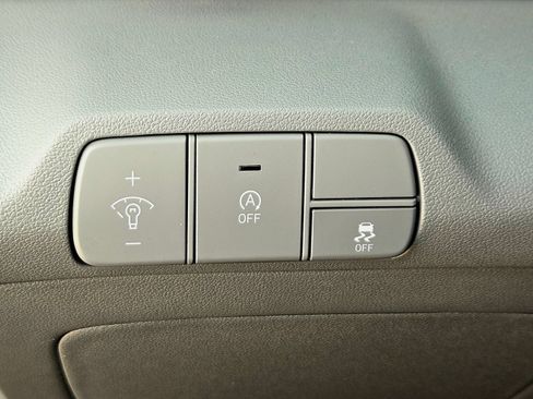 Certified 2026 Hyundai Elantra SE FWD image 16