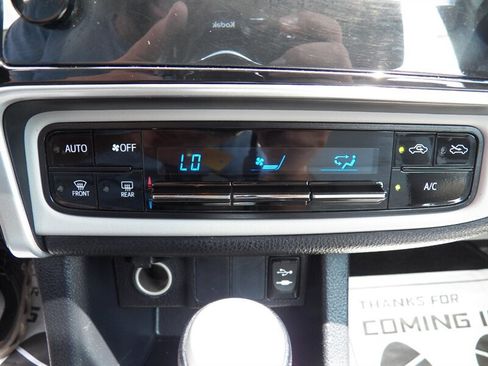 Used 2017 Toyota Corolla LE w/ Carpet Mat Package (TMS) FWD image 18