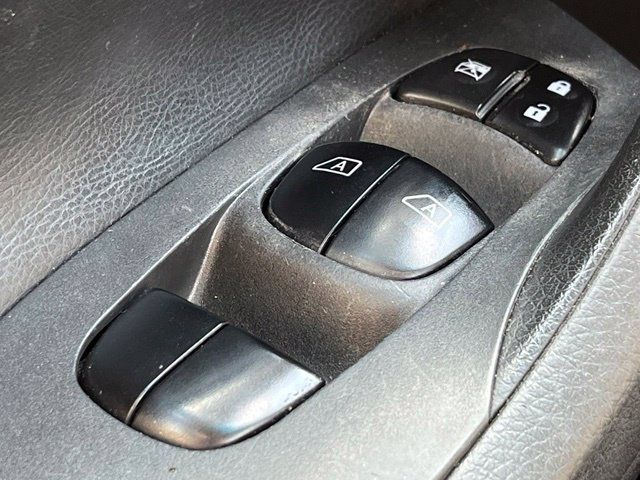 Used 2013 Nissan Altima 2.5 SL w/ Technology Pkg FWD image 36