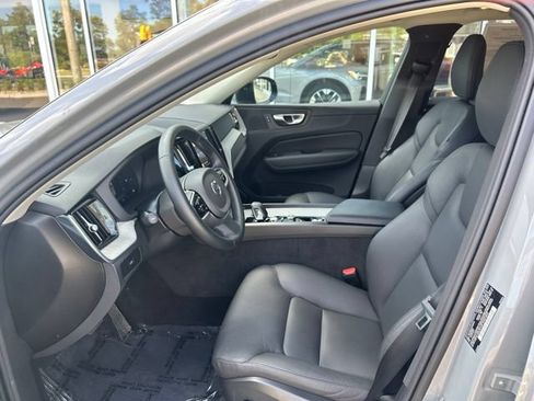 Used 2025 Volvo XC60 B5 Plus AWD/4WD image 19
