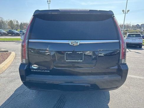 Used 2019 Cadillac Escalade ESV Premium Luxury AWD/4WD image 4
