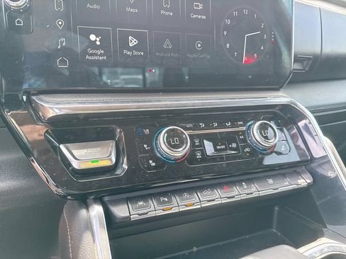 Used 2024 GMC Sierra 1500 Denali w/ Technology Package RWD image 19