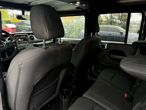 Used 2022 Jeep Wrangler Unlimited Sport image 25