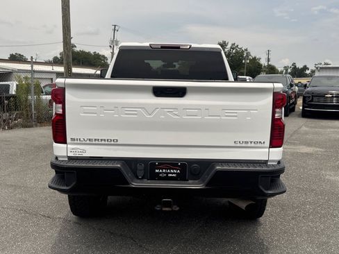 Used 2022 Chevrolet Silverado 2500 Custom w/ Custom Value Package AWD/4WD image 5