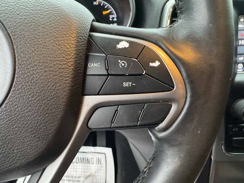 Used 2019 Jeep Grand Cherokee Laredo w/ Security & Convenience Group image 15