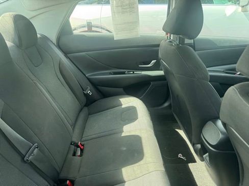 Used 2024 Hyundai Elantra SE FWD image 7