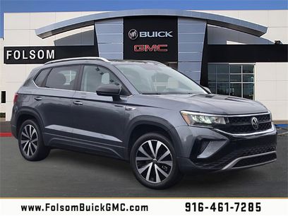 Used 2022 Volkswagen Taos SE w/ Panoramic Sunroof Package