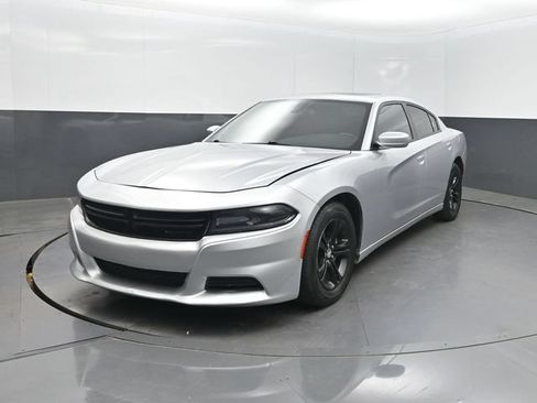 Used 2021 Dodge Charger SXT w/ Leather Interior Group RWD image 2