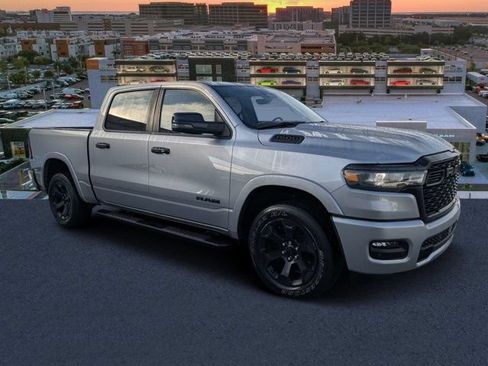 Used 2025 RAM 1500 Big Horn AWD/4WD image 1