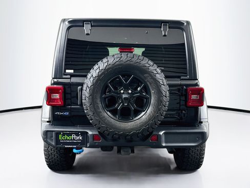 Used 2024 Jeep Wrangler Unlimited AWD/4WD image 7