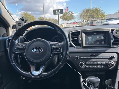 Used 2017 Kia Sportage EX image 14