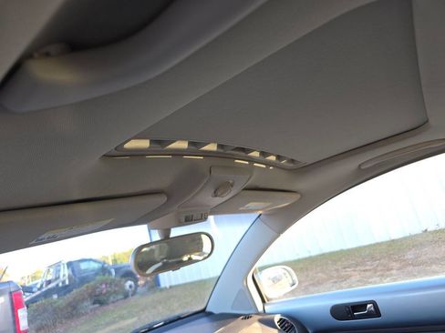 Used 2008 Volkswagen Beetle S image 5