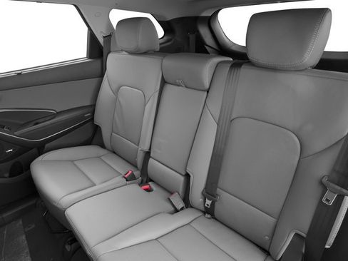 Used 2017 Hyundai Santa Fe FWD image 17