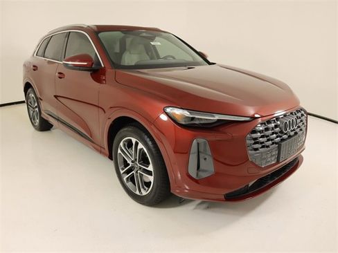 New 2025 Audi Q5 Prestige image 7