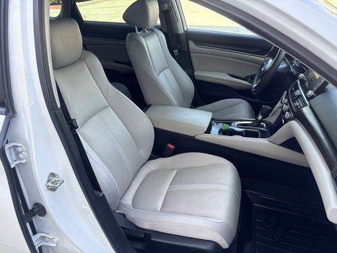 Used 2020 Honda Accord EX image 16