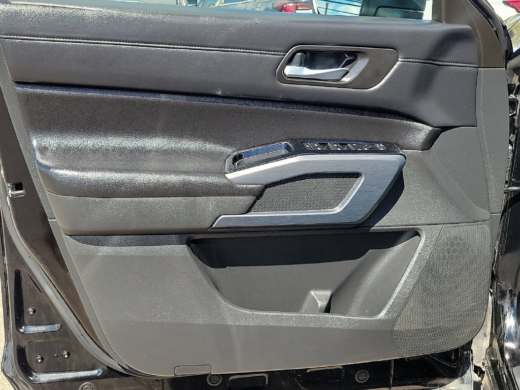 Used 2025 Nissan Pathfinder SL w/ SL Premium Package FWD image 22
