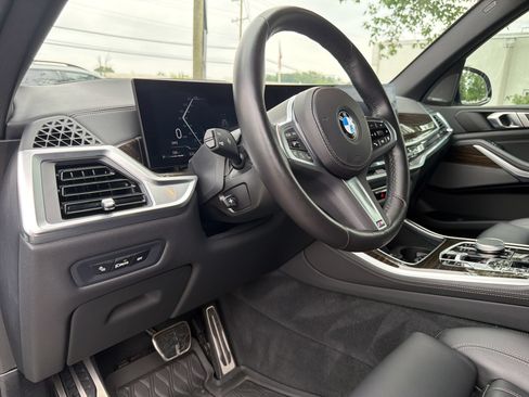Certified 2024 BMW X5 xDrive40i w/ M Sport Package AWD/4WD image 3