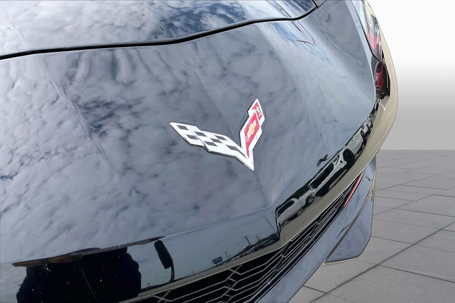 Used 2018 Chevrolet Corvette Stingray Convertible w/ 2LT Preferred Equipment Group RWD image 24
