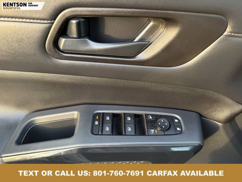 Used 2024 Nissan Pathfinder S AWD/4WD image 17