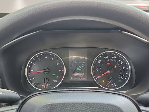 Used 2021 Toyota RAV4 XLE FWD image 18