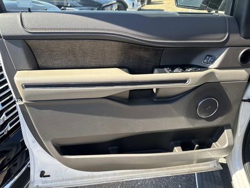 Used 2018 Ford Expedition Limited w/ Equipment Group 302A image 25