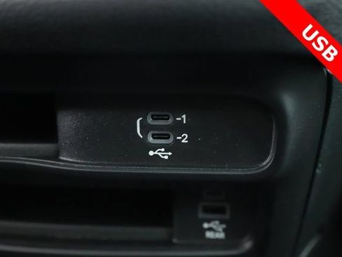 New 2026 Chrysler Pacifica Select AWD/4WD image 25