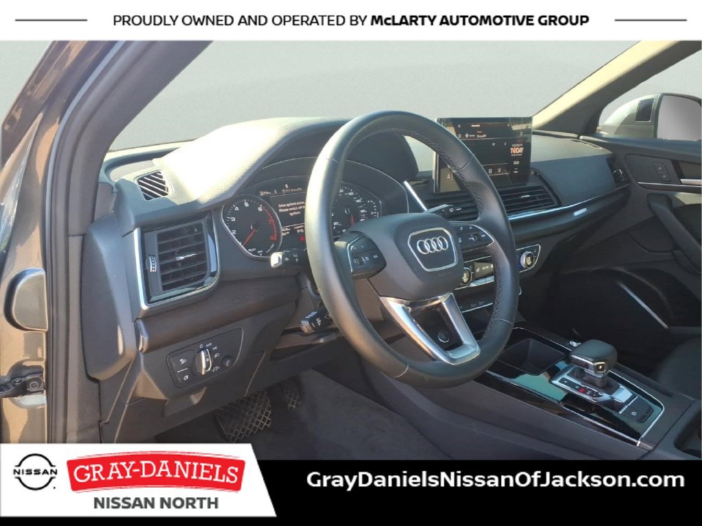 Used 2023 Audi Q5 2.0T Premium w/ Convenience Package AWD/4WD image 11