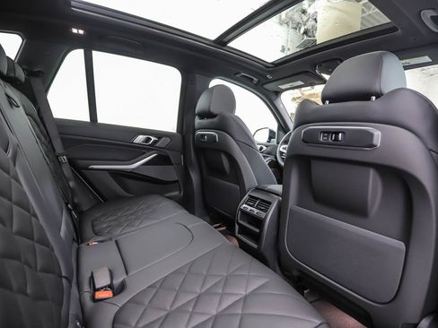 Used 2026 BMW X5 xDrive40i w/ M Sport Package image 24