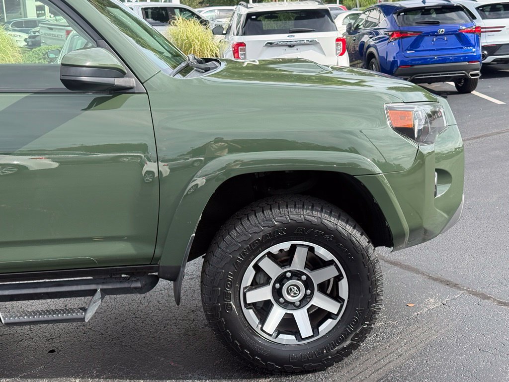 Certified 2022 Toyota 4Runner TRD Off-Road AWD/4WD image 10