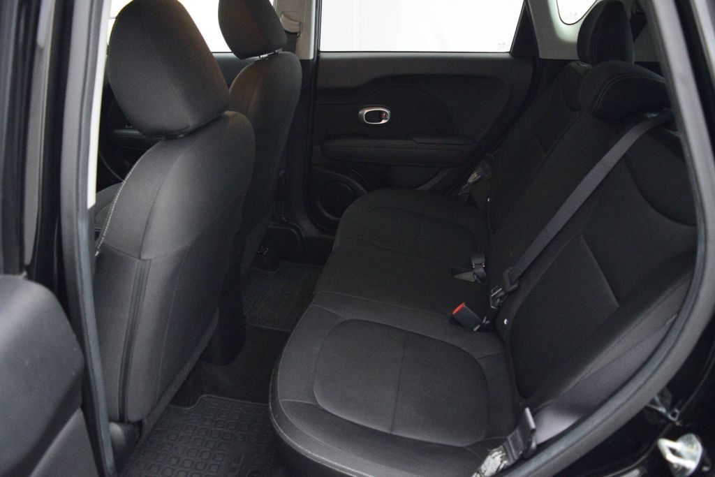 Used 2015 Kia Soul FWD image 12