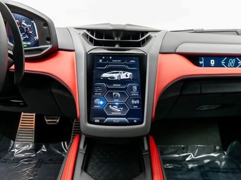 Used 2024 Lamborghini Revuelto image 10