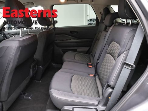 Used 2023 Nissan Pathfinder S AWD/4WD image 22
