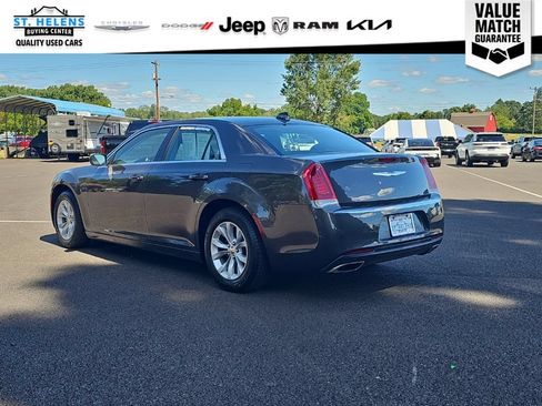 Used 2023 Chrysler 300 Touring w/ Safetytec Plus Group RWD image 4