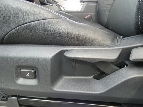 Used 2025 Toyota Tacoma SR5 image 57