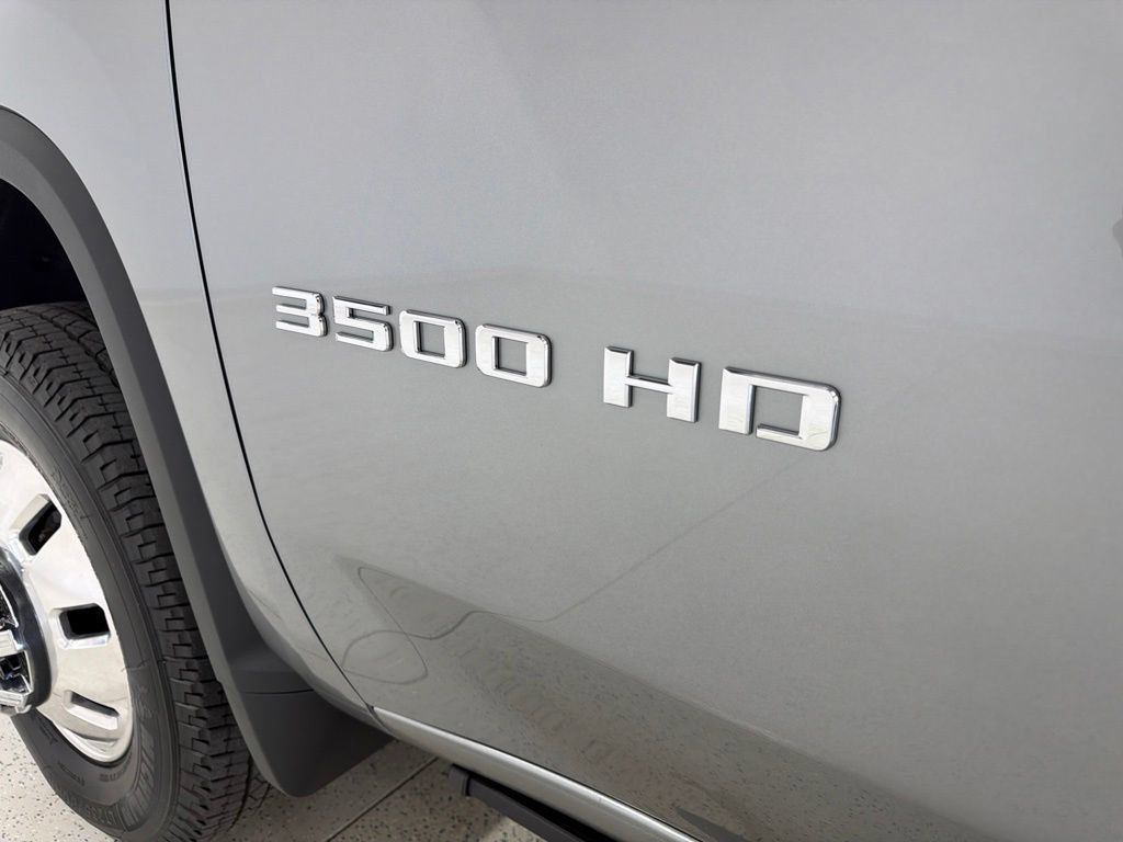Used 2025 Chevrolet Silverado 3500 LTZ w/ LTZ Plus Package AWD/4WD image 30
