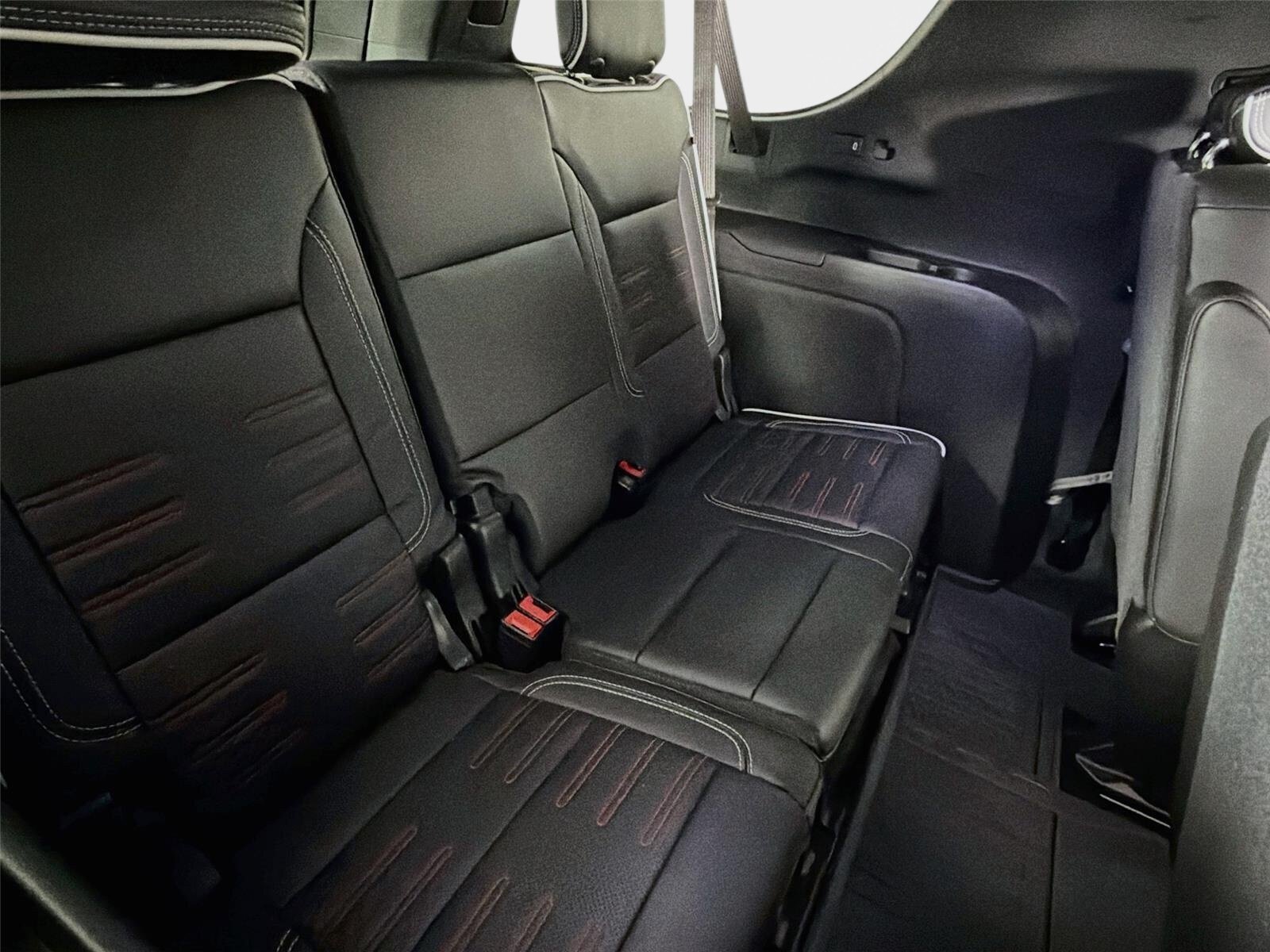 Used 2026 GMC Yukon XL AT4 Ultimate w/ LPO, Floor Liner Package AWD/4WD image 29