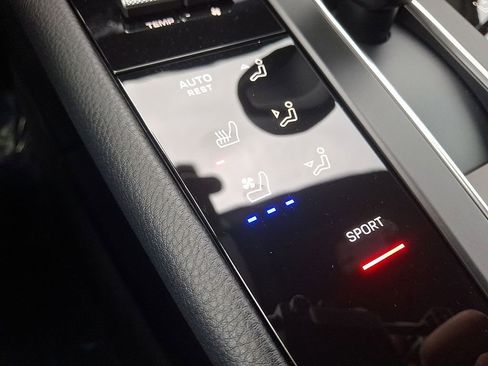 Used 2025 Porsche Macan image 22