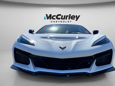 Used 2025 Chevrolet Corvette ZR1 w/ Stealth Interior Trim Package RWD image 33