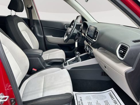 Used 2023 Hyundai Venue SEL FWD image 30
