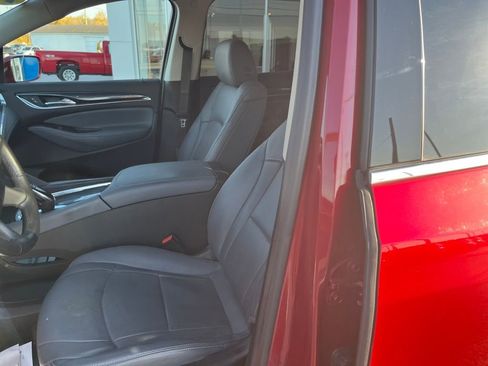 Used 2020 Buick Enclave Essence w/ LPO, Touring Package image 18