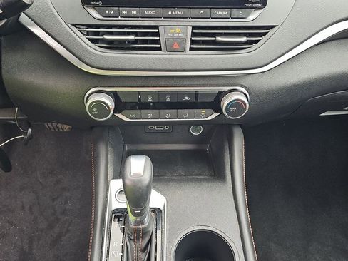 Used 2020 Nissan Altima 2.5 SR FWD image 11