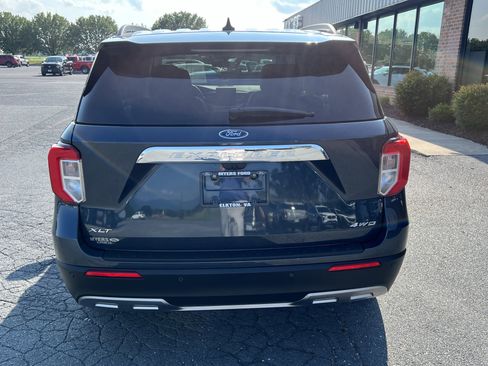 Used 2022 Ford Explorer XLT w/ Equipment Group 202A image 7