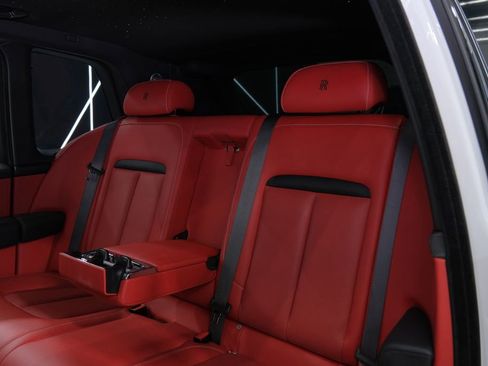 Used 2021 Rolls-Royce Cullinan image 26