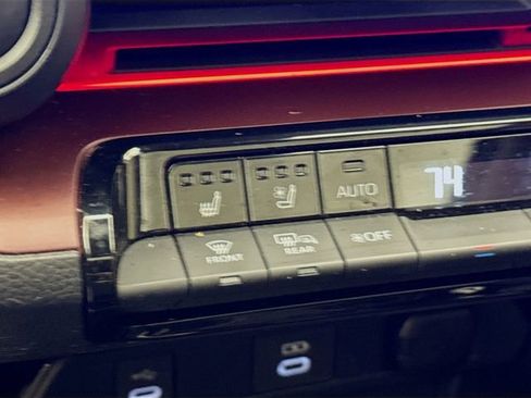 Used 2024 Toyota Prius Prime Premium w/ Advanced Technology Package image 20